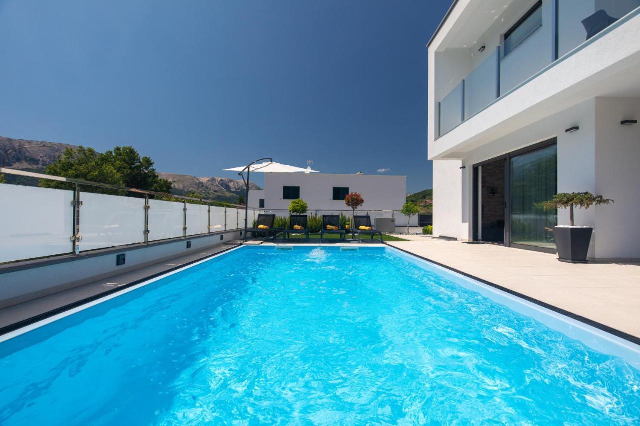 Villa Supernus With Heated Pool Baška Extérieur photo